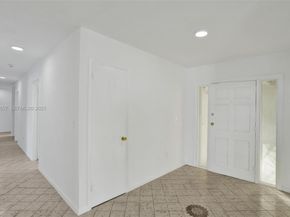 2371 NE 193rd St, Miami FL 33180