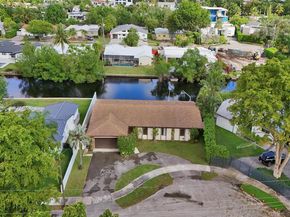 2371 NE 193rd St, Miami FL 33180