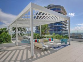 55 SW 9th St 2109, Miami FL 33130