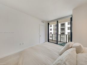 55 SW 9th St 2109, Miami FL 33130