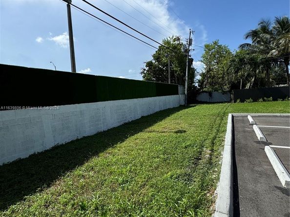 9748 NW 26th Ave, Miami FL 33147