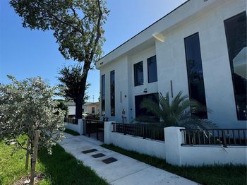 9748 NW 26th Ave