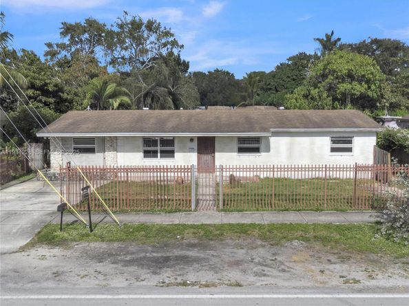 1361 NW 111th St, Miami FL 33167