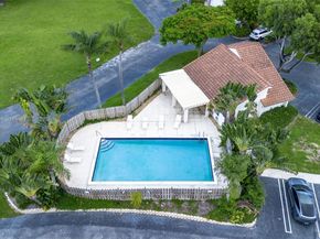 1800 Embassy Dr 125, West Palm Beach FL 33401