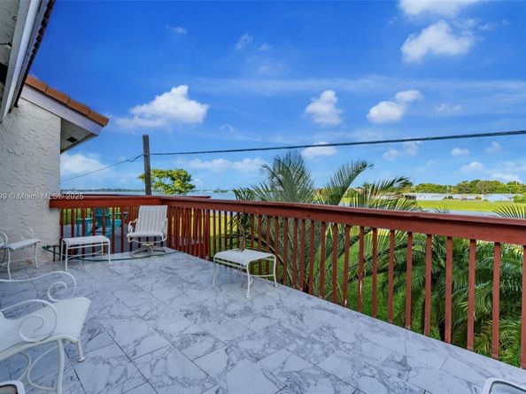 1800 Embassy Dr 125, West Palm Beach FL 33401
