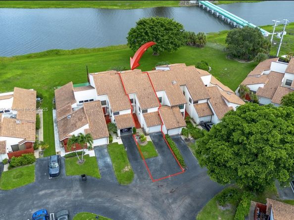 1800 Embassy Dr 125, West Palm Beach FL 33401