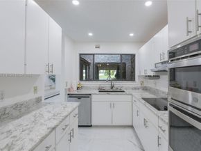 1800 Embassy Dr 125, West Palm Beach FL 33401
