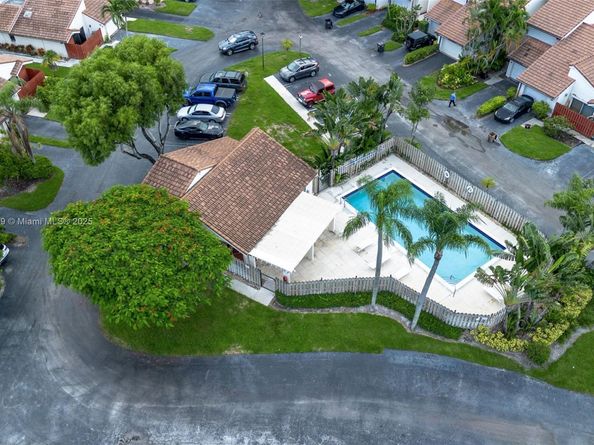 1800 Embassy Dr 125, West Palm Beach FL 33401
