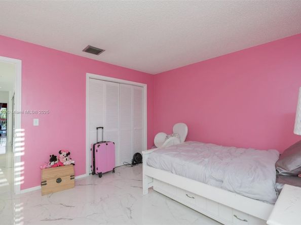 1800 Embassy Dr 125, West Palm Beach FL 33401