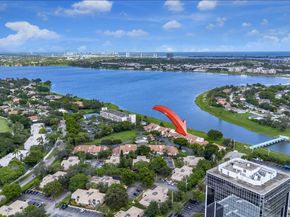 1800 Embassy Dr 125, West Palm Beach FL 33401