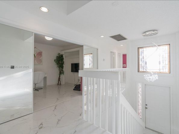 1800 Embassy Dr 125, West Palm Beach FL 33401