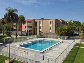 5231 Geneva Way 205, Doral FL 33166