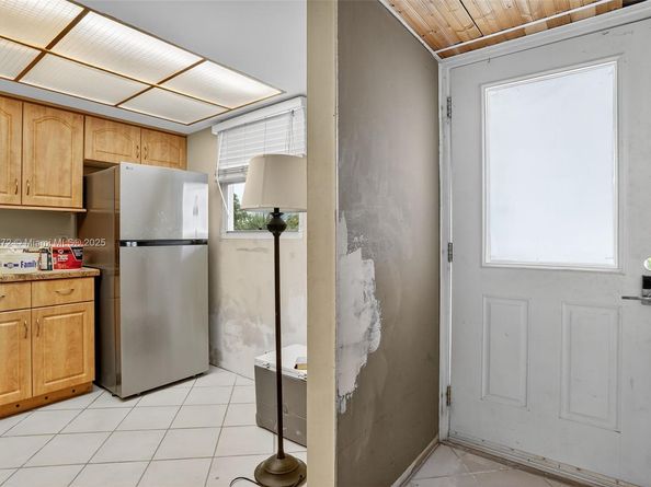 106 Royal Park Dr 4C, Oakland Park FL 33309