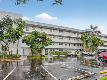 106 Royal Park Dr