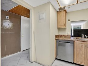 106 Royal Park Dr 4C, Oakland Park FL 33309