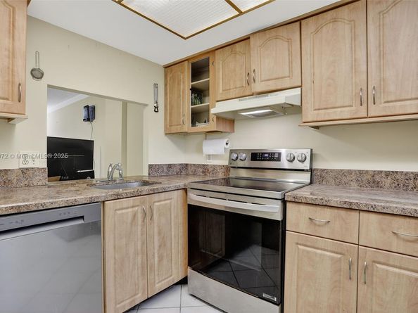 106 Royal Park Dr 4C, Oakland Park FL 33309