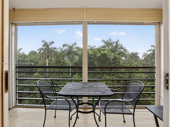 106 Royal Park Dr 4C, Oakland Park FL 33309