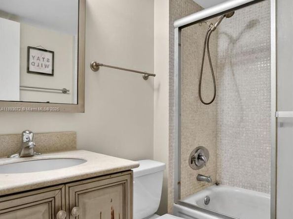 106 Royal Park Dr 4C, Oakland Park FL 33309