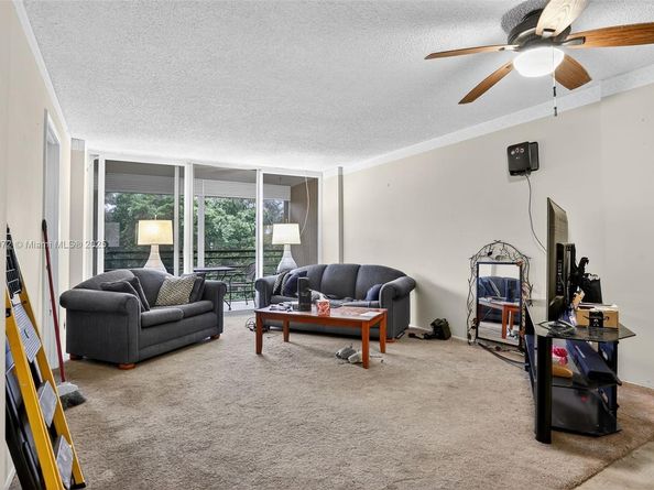 106 Royal Park Dr 4C, Oakland Park FL 33309