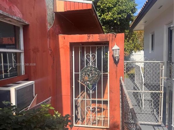 2929 SW 5th St, Miami FL 33135