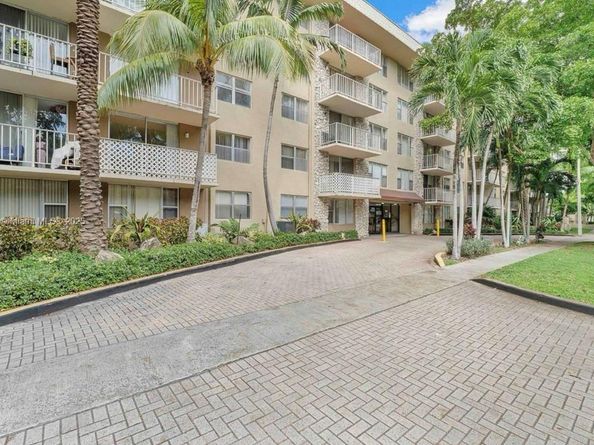 1805 Sans Souci Blvd 429, North Miami FL 33181