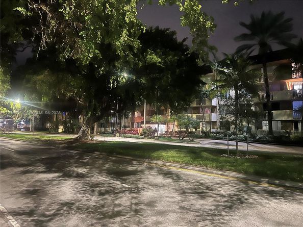 1805 Sans Souci Blvd 429, North Miami FL 33181