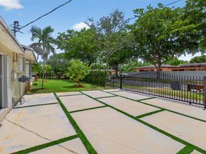 395 NW 124th St, North Miami FL 33168