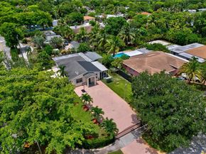 395 NW 124th St, North Miami FL 33168