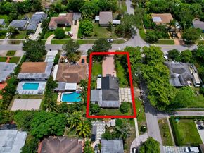 395 NW 124th St, North Miami FL 33168