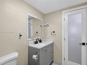 395 NW 124th St, North Miami FL 33168