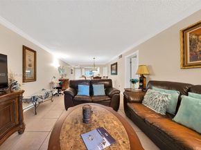 4040 Crystal Lake Dr 105, Deerfield Beach FL 33064