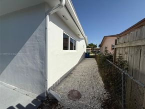 8981 NW 24th St, Sunrise FL 33322
