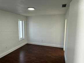 8981 NW 24th St, Sunrise FL 33322