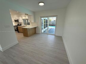 8981 NW 24th St, Sunrise FL 33322