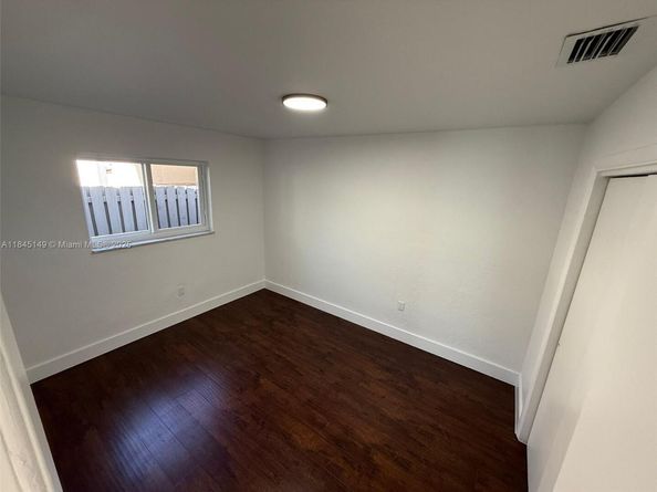 8981 NW 24th St, Sunrise FL 33322