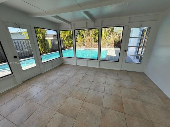 8981 NW 24th St, Sunrise FL 33322