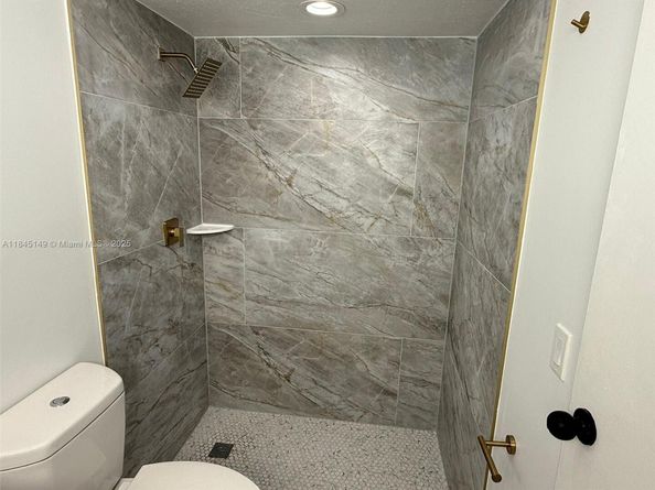 8981 NW 24th St, Sunrise FL 33322