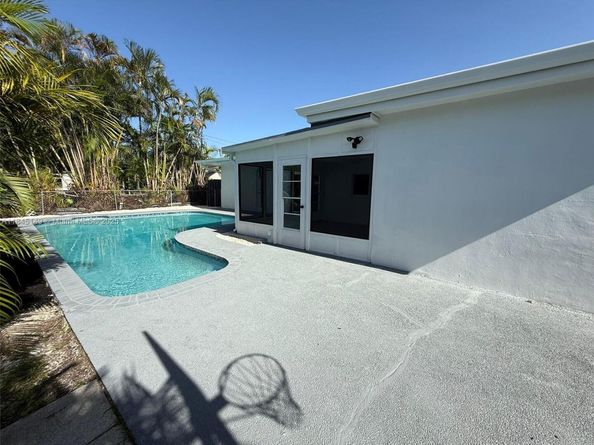 8981 NW 24th St, Sunrise FL 33322
