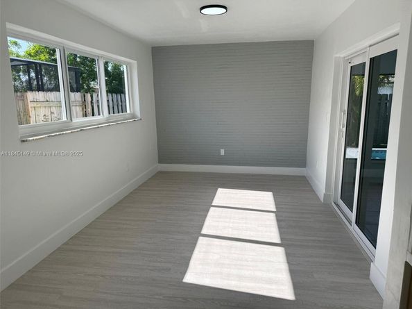 8981 NW 24th St, Sunrise FL 33322