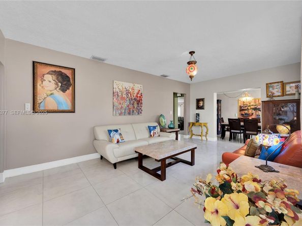 4110 W 7th Ln, Hialeah FL 33012