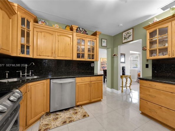 4110 W 7th Ln, Hialeah FL 33012