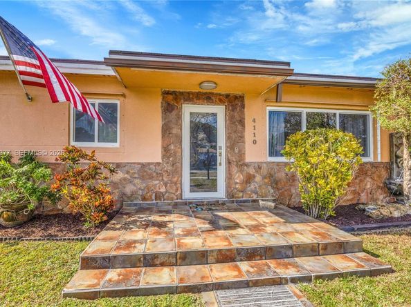 4110 W 7th Ln, Hialeah FL 33012