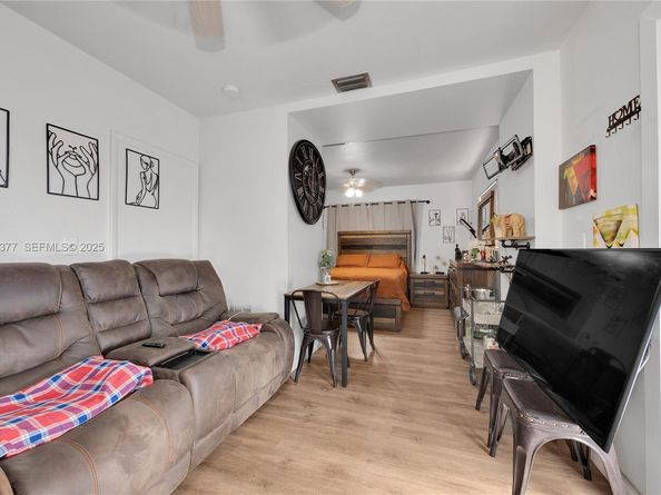 4110 W 7th Ln, Hialeah FL 33012