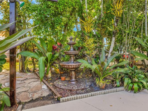 4110 W 7th Ln, Hialeah FL 33012