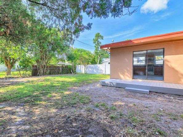 6238 SW 24th St, Miramar FL 33023