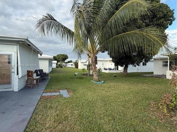 7004 NW 67th Ave, Tamarac FL 33321