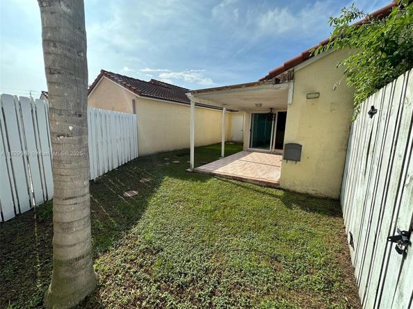 17253 NW 6th Ct, Pembroke Pines FL 33029