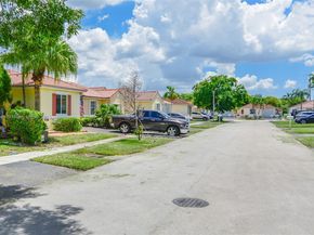 17253 NW 6th Ct, Pembroke Pines FL 33029
