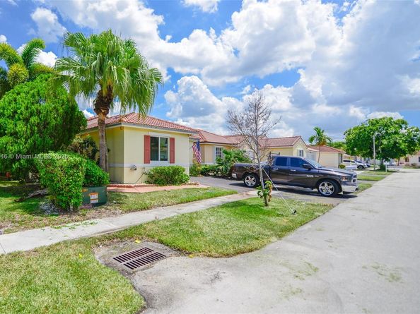 17253 NW 6th Ct, Pembroke Pines FL 33029