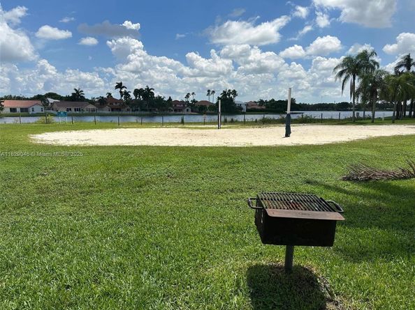 17253 NW 6th Ct, Pembroke Pines FL 33029